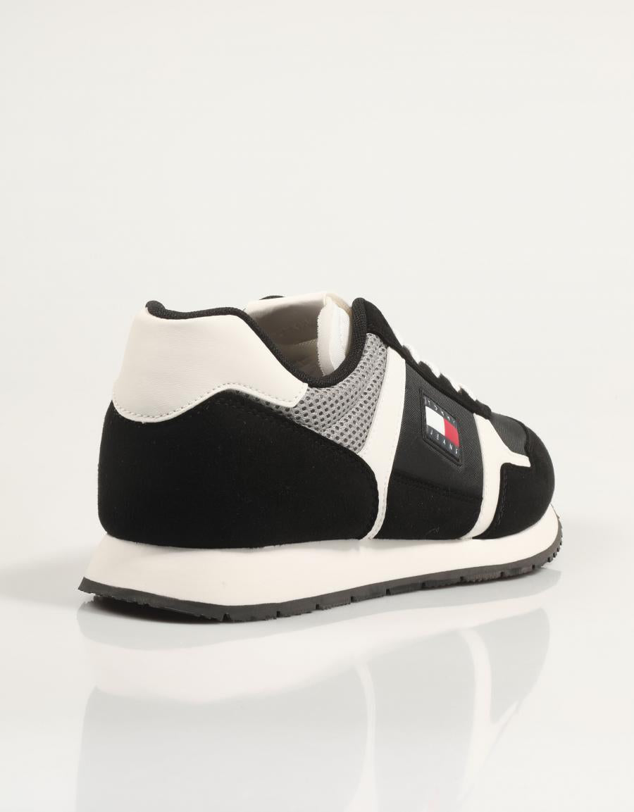 ZAPATILLAS TOMMY HILFIGER TJM RUNNER CASUAL en color Negro