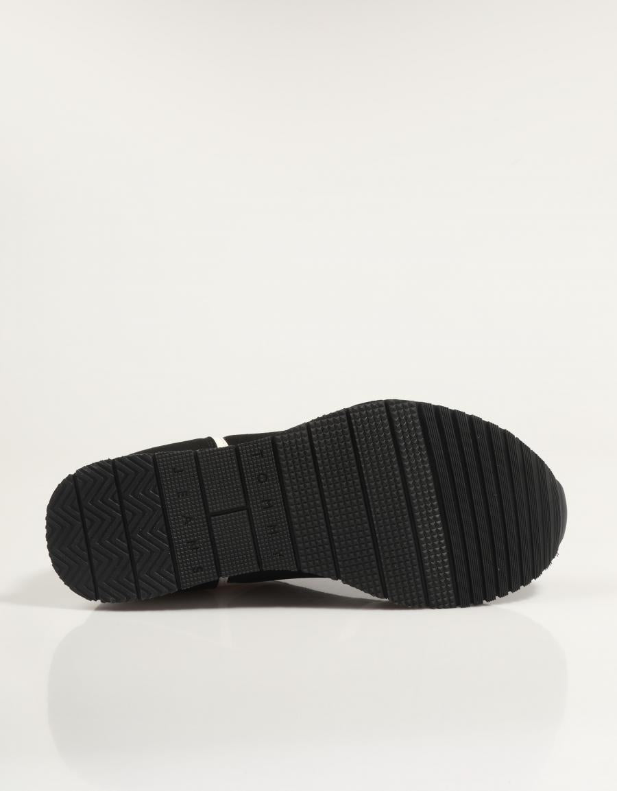ZAPATILLAS TOMMY HILFIGER TJM RUNNER CASUAL en color Negro