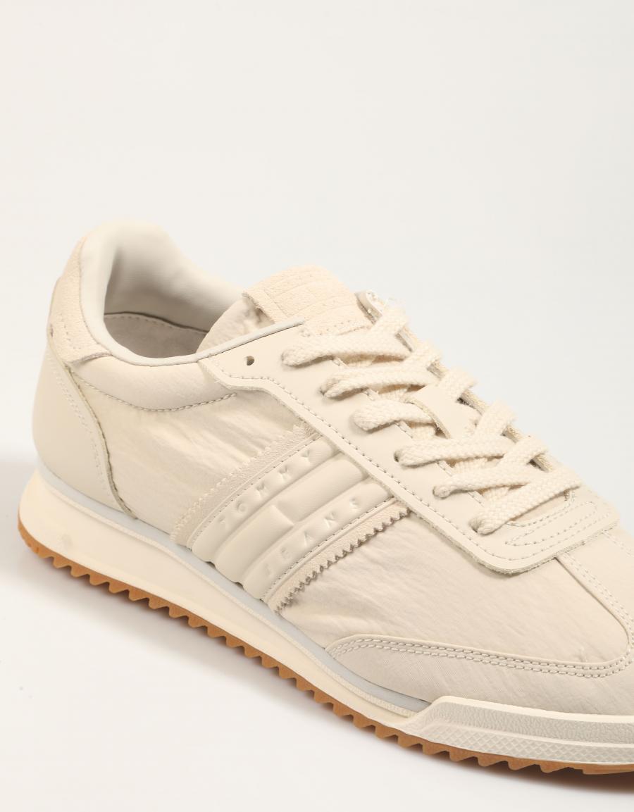 ZAPATILLAS TOMMY HILFIGER TJW LOW PROFILE RUNNER en color Beige