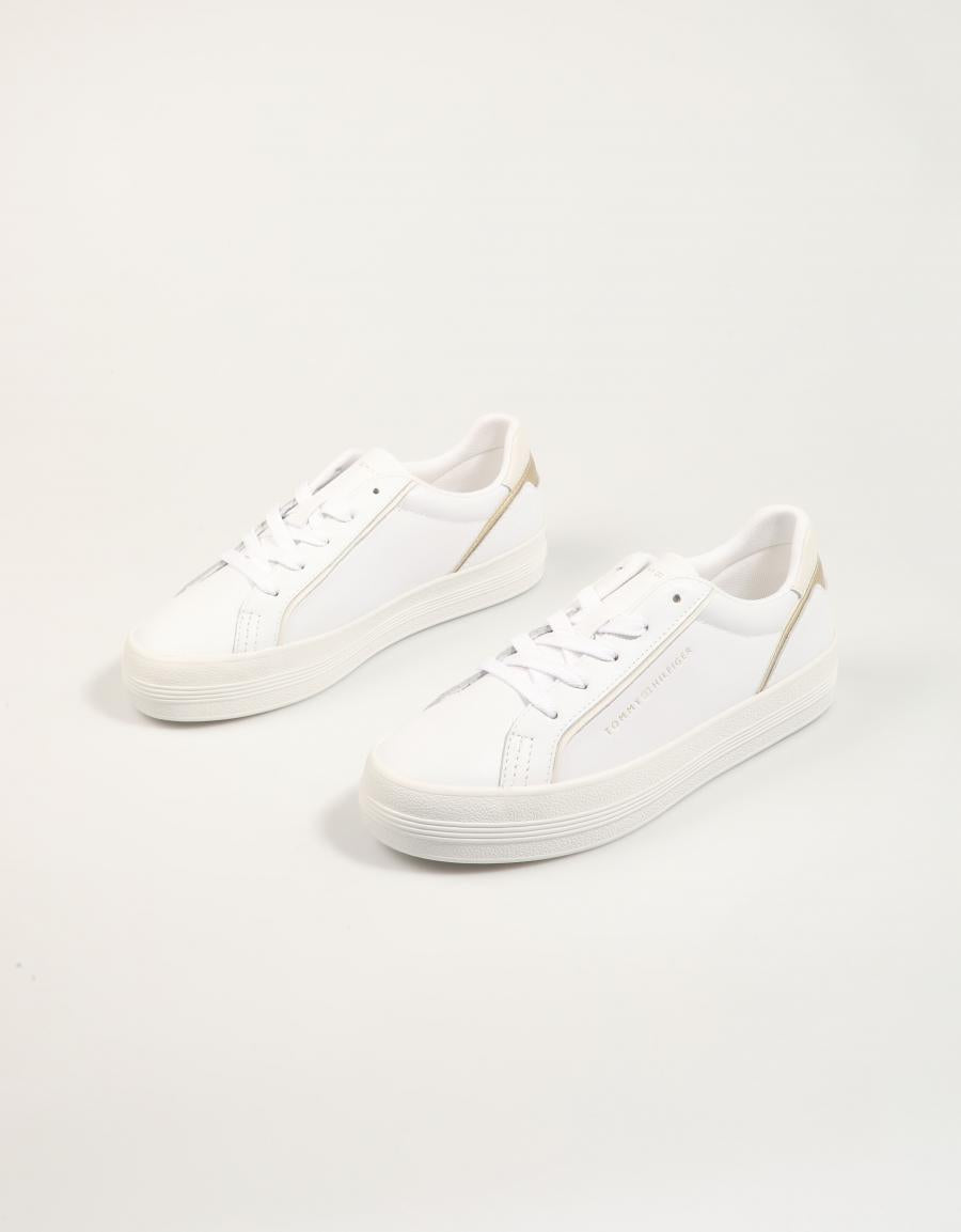 ZAPATILLAS TOMMY HILFIGER ESSENTIAL VULC SNEAKER en color Blanco