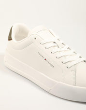 ZAPATILLAS TOMMY HILFIGER COURT LTH DETAIL ESS FM0FM05367 en color Hielo