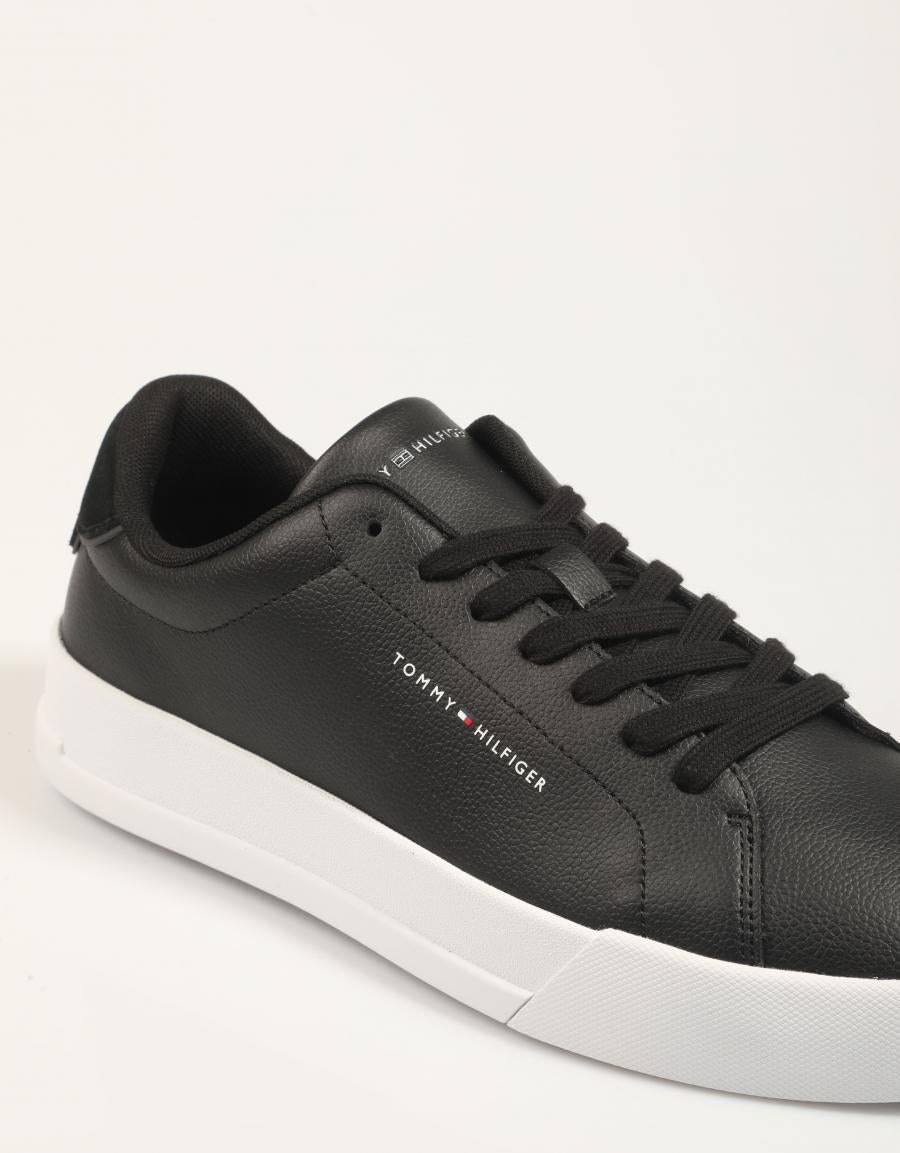 ZAPATILLAS TOMMY HILFIGER COURT LTH DETAIL ESS FM0FM05367 en color Negro