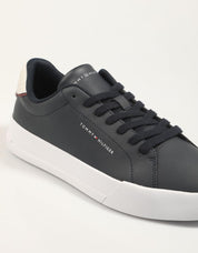 ZAPATILLAS TOMMY HILFIGER COURT LTH DETAIL ESS FM0FM05367 en color Azul marino