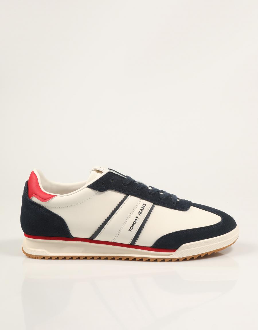 ZAPATILLAS TOMMY HILFIGER TJM RETRO RUNNER CLEATED en color Blanco