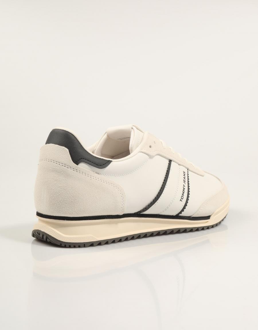 ZAPATILLAS TOMMY HILFIGER TJM RETRO RUNNER CLEATED en color Blanco