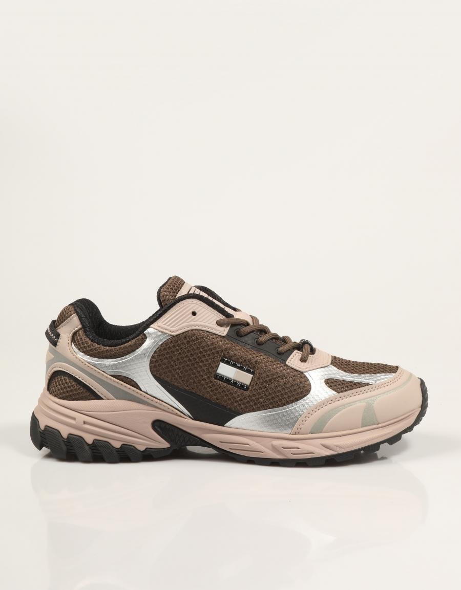 ZAPATILLAS TOMMY HILFIGER TJW OUTDOOR RUNNER en color Marron
