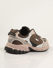 ZAPATILLAS TOMMY HILFIGER TJW OUTDOOR RUNNER en color Marron