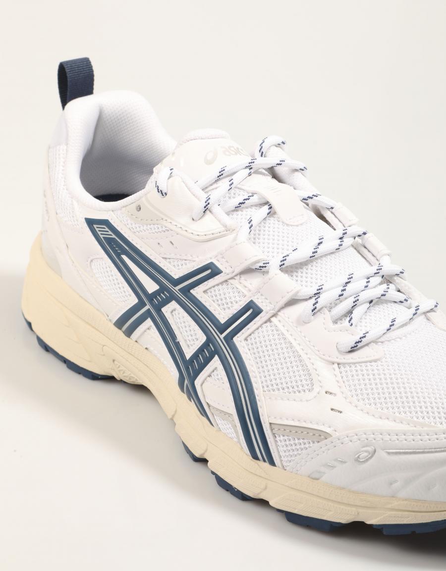 ZAPATILLAS ASICS GEL NUNOBIKI en color Blanco
