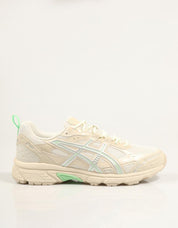 ZAPATILLAS ASICS GEL NUNOBIKI en color Beige