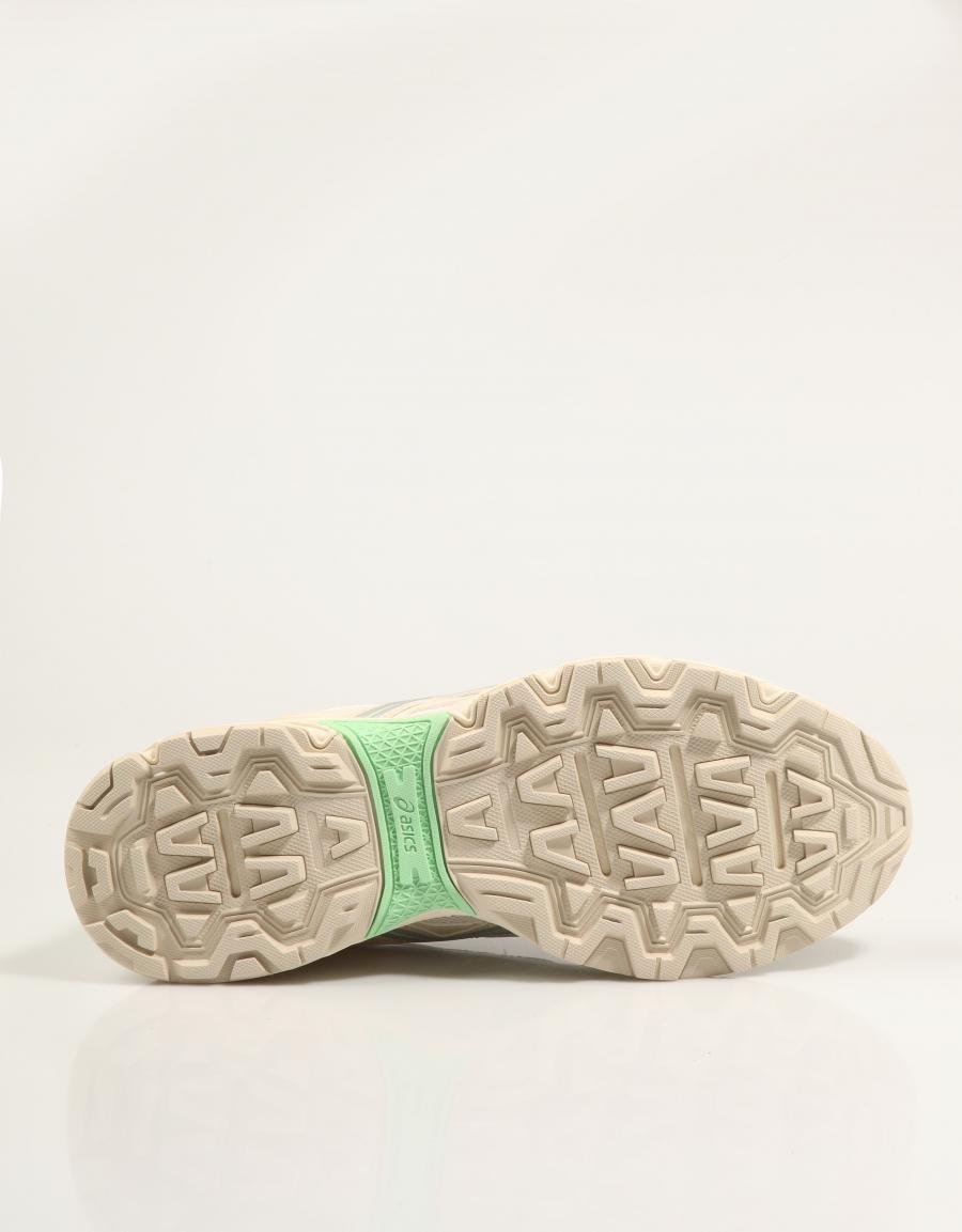 ZAPATILLAS ASICS GEL NUNOBIKI en color Beige