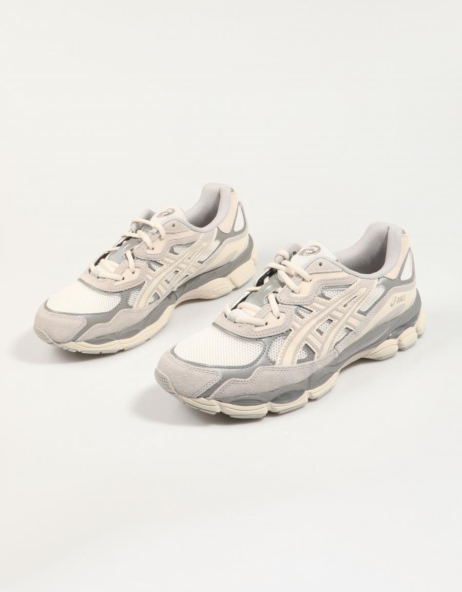 ZAPATILLAS ASICS GEL NYC en color Beige