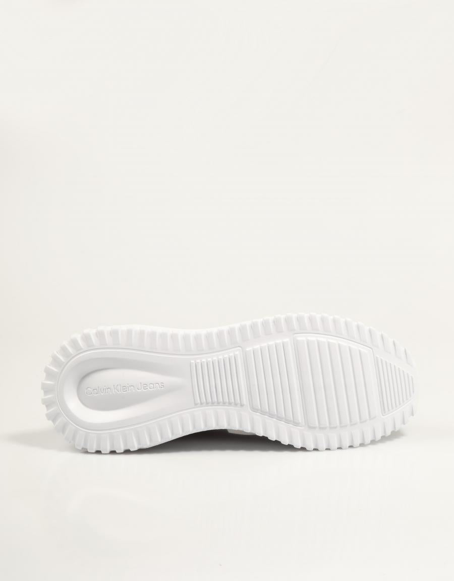 ZAPATILLAS CALVIN KLEIN EVA RUNNER MIX MESH en color Negro