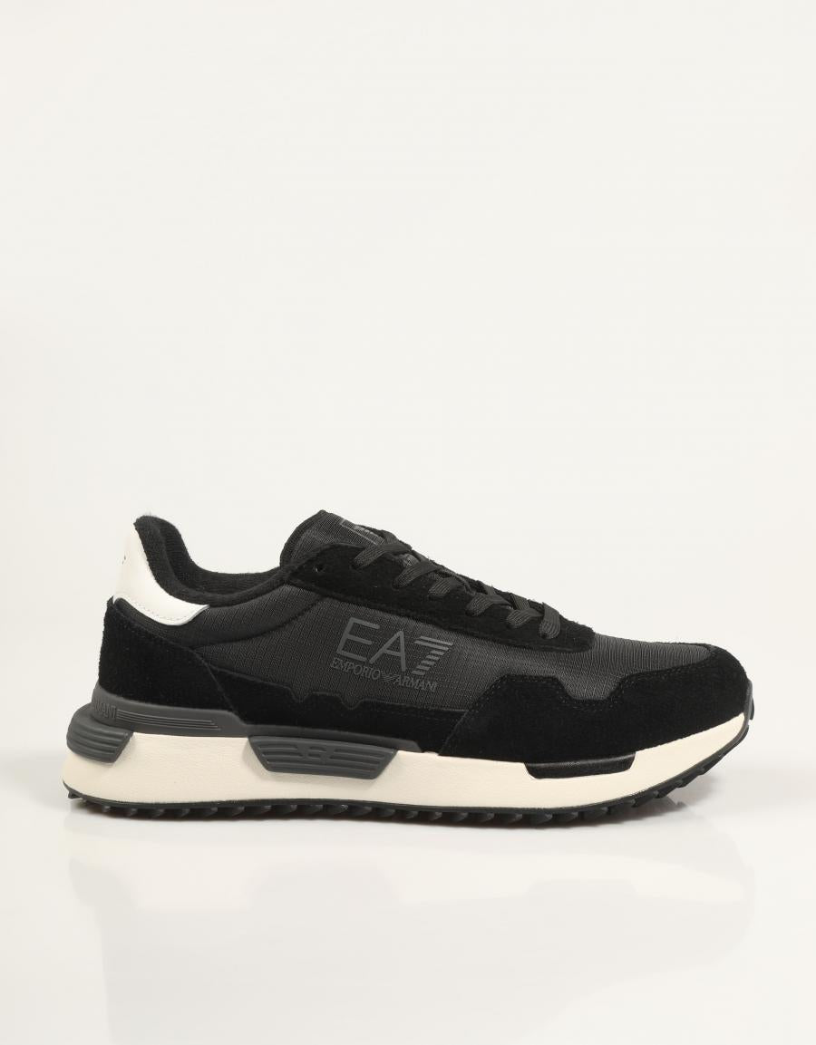 ZAPATILLAS ARMANI EA7 ZAPATILLA VINTAGE RUNNING en color Negro