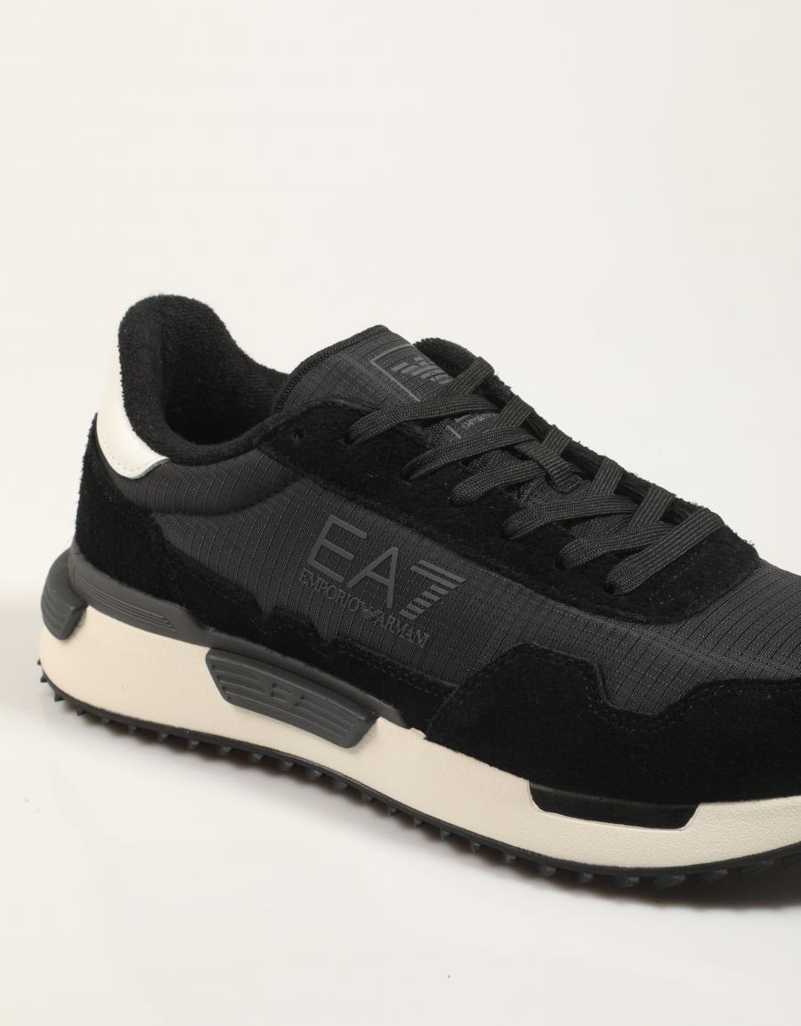 ZAPATILLAS ARMANI EA7 ZAPATILLA VINTAGE RUNNING en color Negro