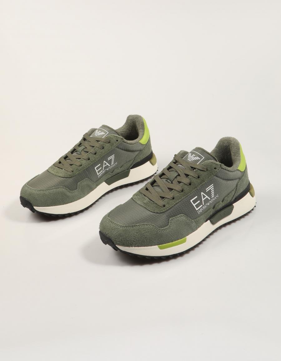ZAPATILLAS ARMANI EA7 ZAPATILLA VINTAGE RUNNING en color Kaki