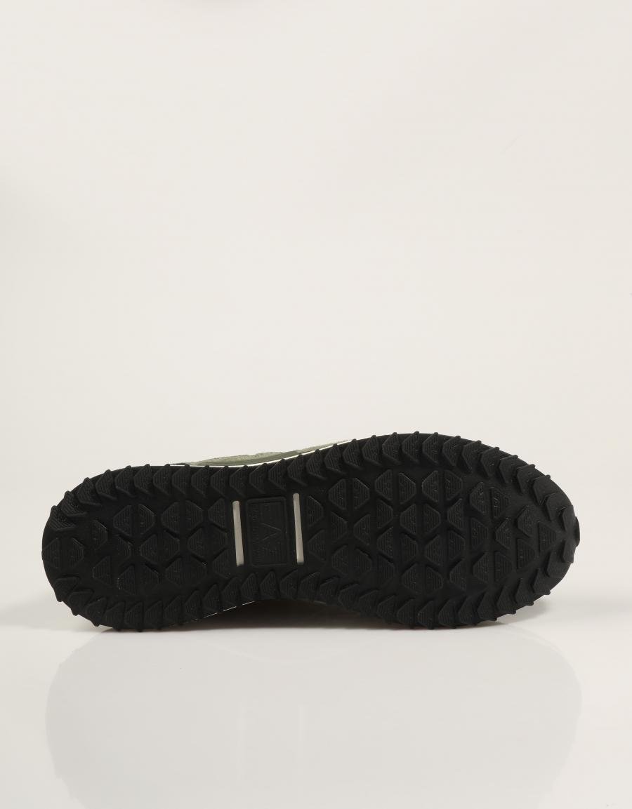 ZAPATILLAS ARMANI EA7 ZAPATILLA VINTAGE RUNNING en color Kaki