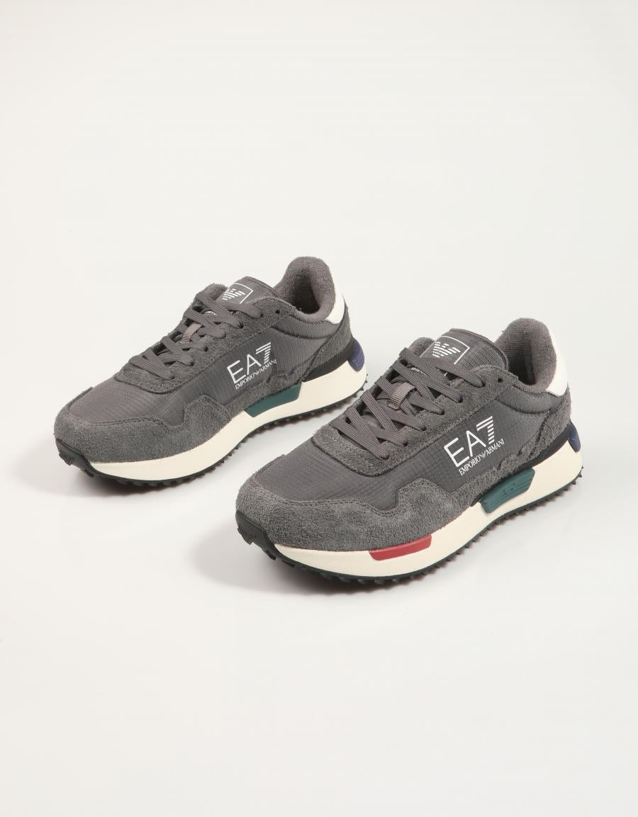 ZAPATILLAS ARMANI EA7 ZAPATILLA VINTAGE RUNNING en color Gris