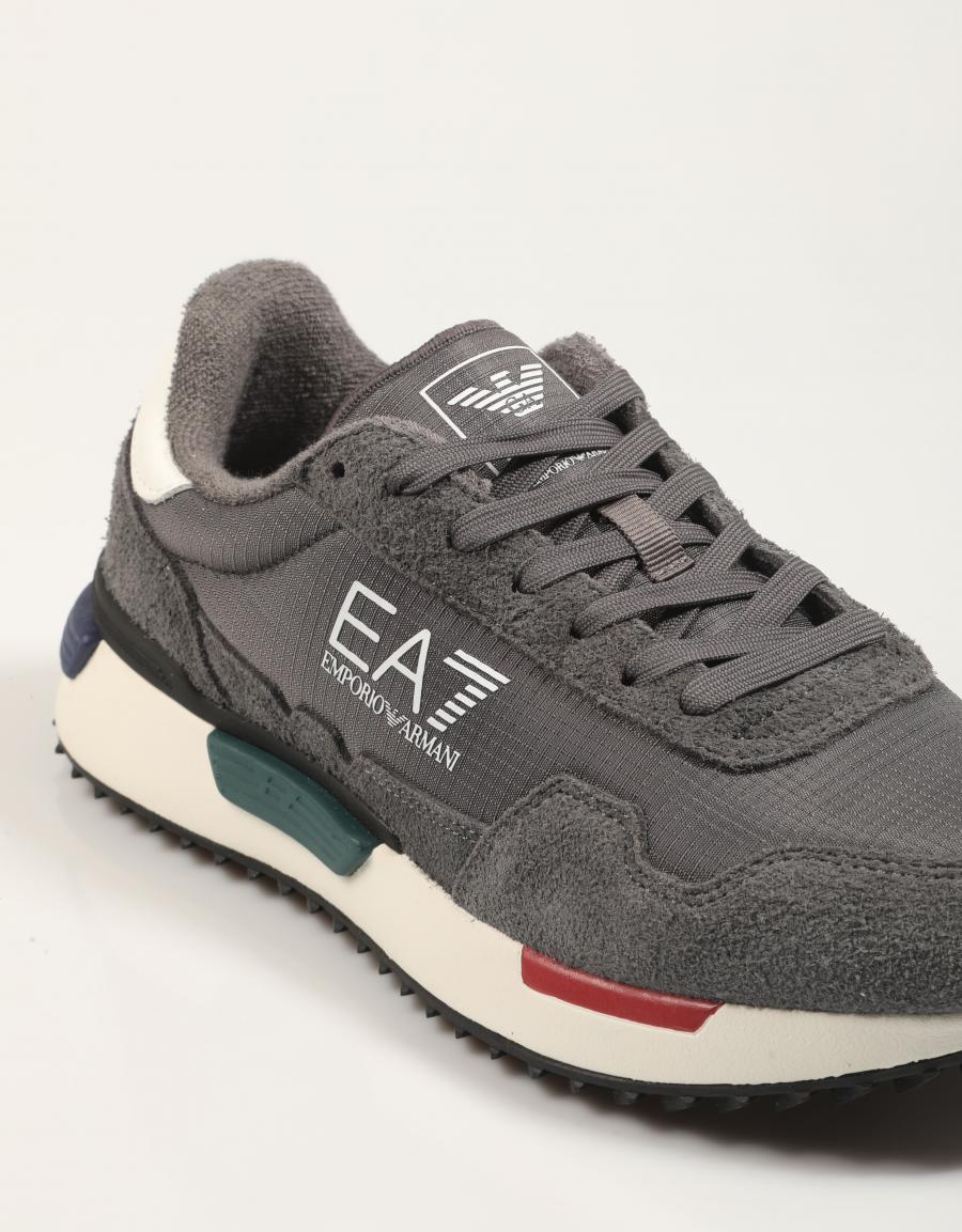 ZAPATILLAS ARMANI EA7 ZAPATILLA VINTAGE RUNNING en color Gris