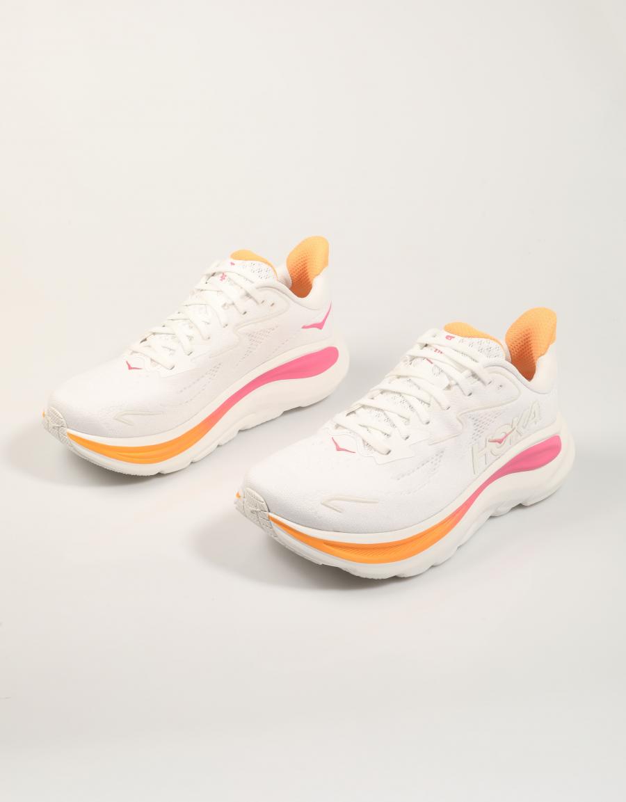 ZAPATILLAS HOKA CLIFTON 10 WOMAN en color Blanco