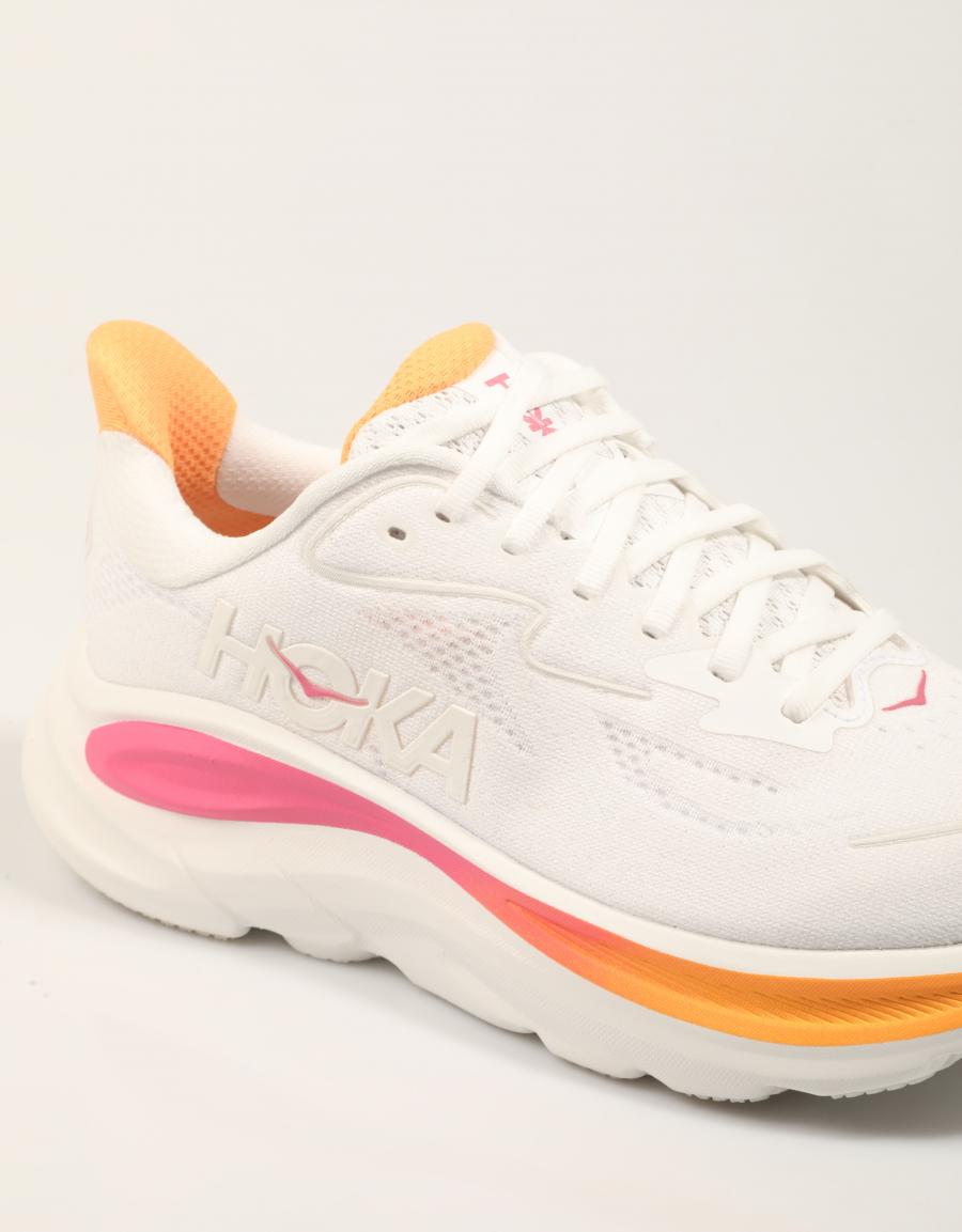 ZAPATILLAS HOKA CLIFTON 10 WOMAN en color Blanco