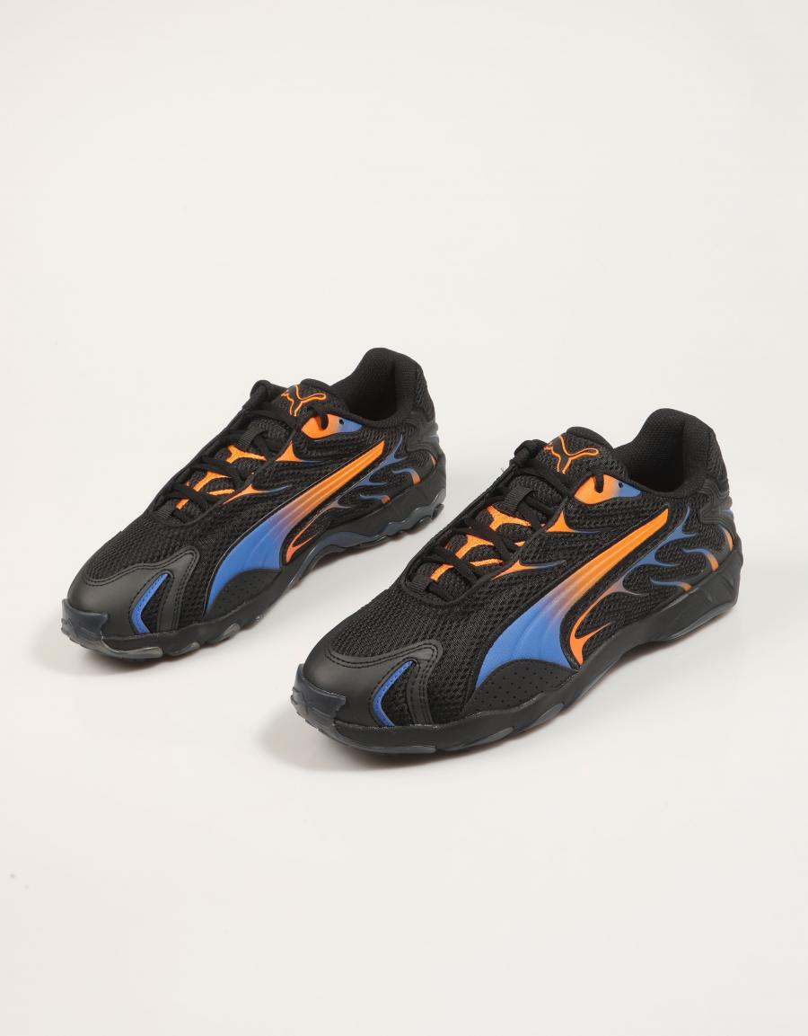 ZAPATILLAS PUMA INHALE en color Negro