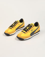 ZAPATILLAS PUMA EASY RIDER en color Amarillo