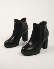 BOTINES REFRESH 170926 en color Negro
