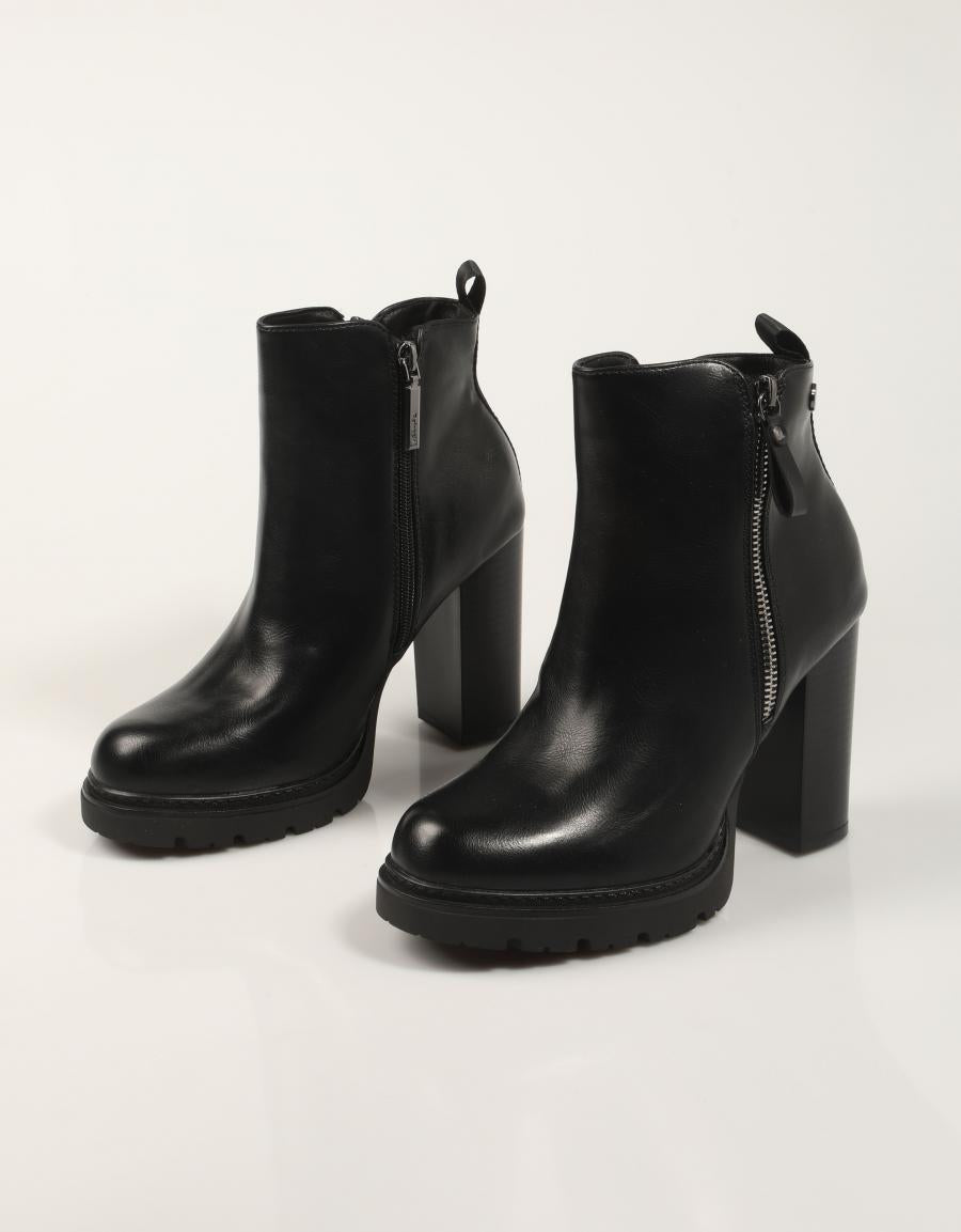 BOTINES REFRESH 172923 en color Negro
