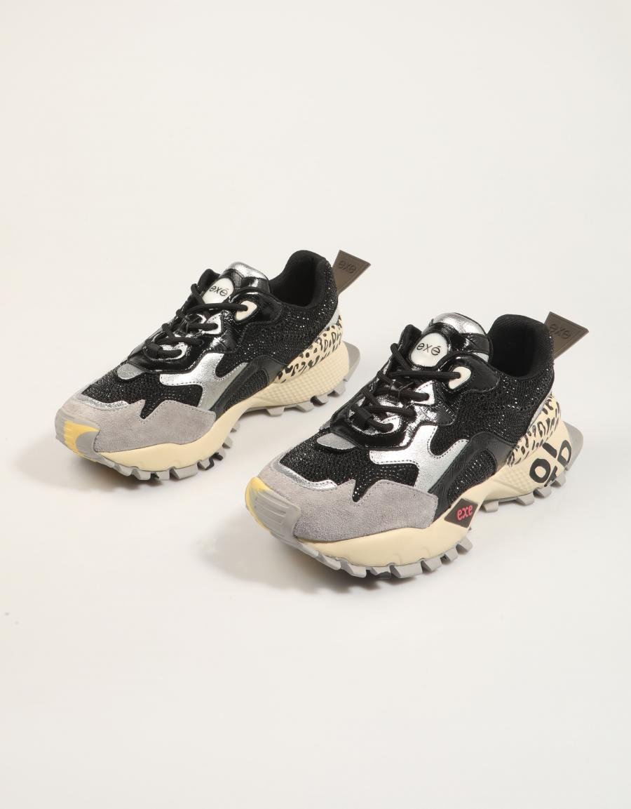 ZAPATILLAS EXE 134 115 en color Negro