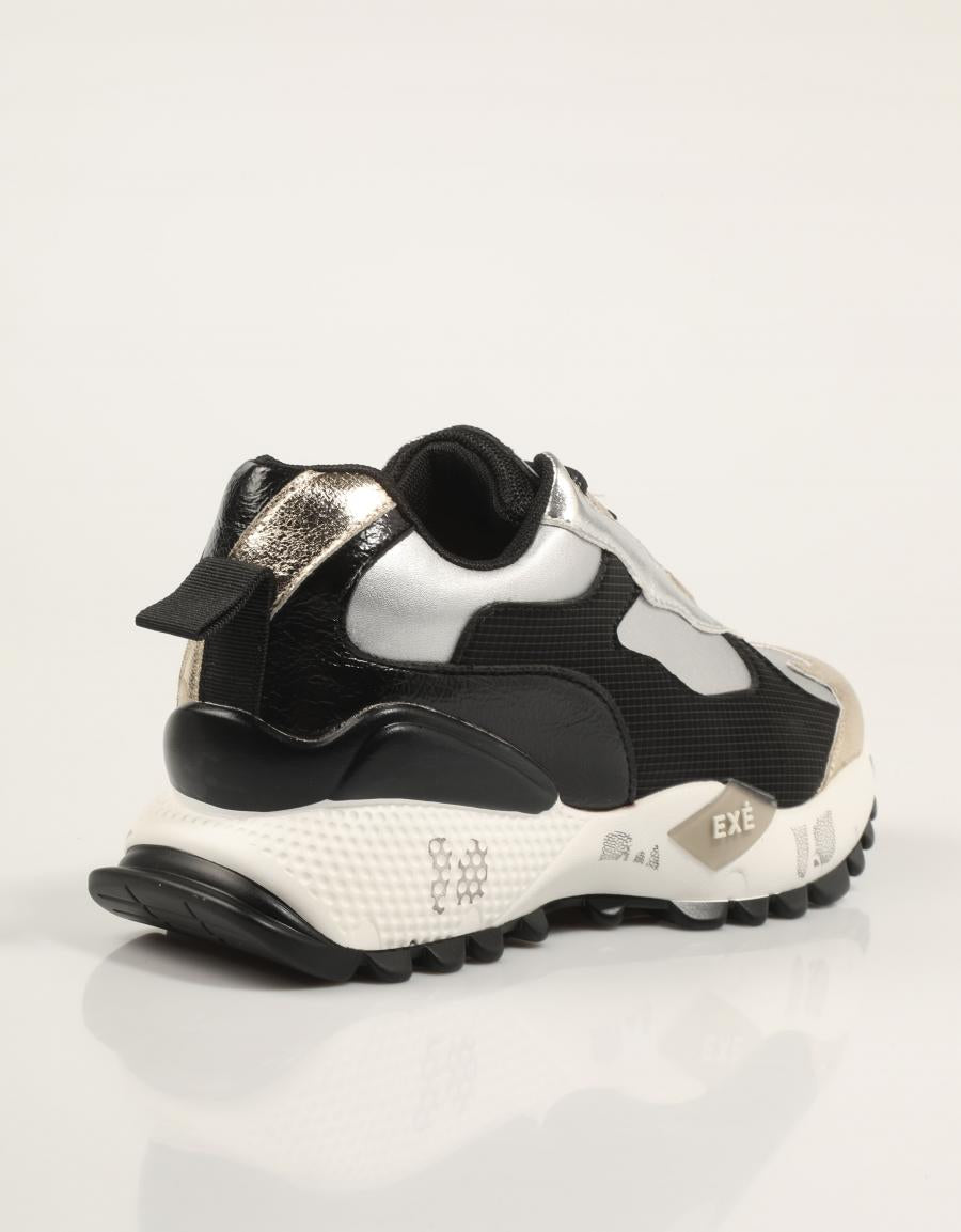ZAPATILLAS EXE D19 0608 22 en color Negro