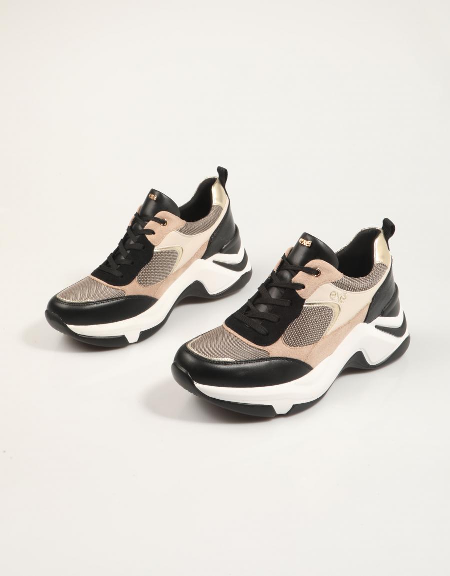 ZAPATILLAS EXE 106 22WEX123 en color Negro