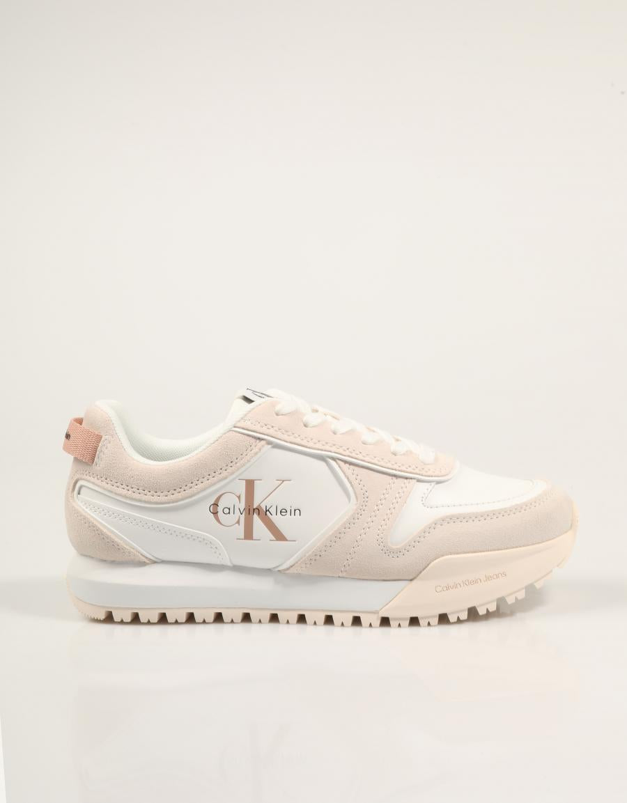 ZAPATILLAS CALVIN KLEIN TOOTHY RUNNER LACEUP MIX ML en color Blanco
