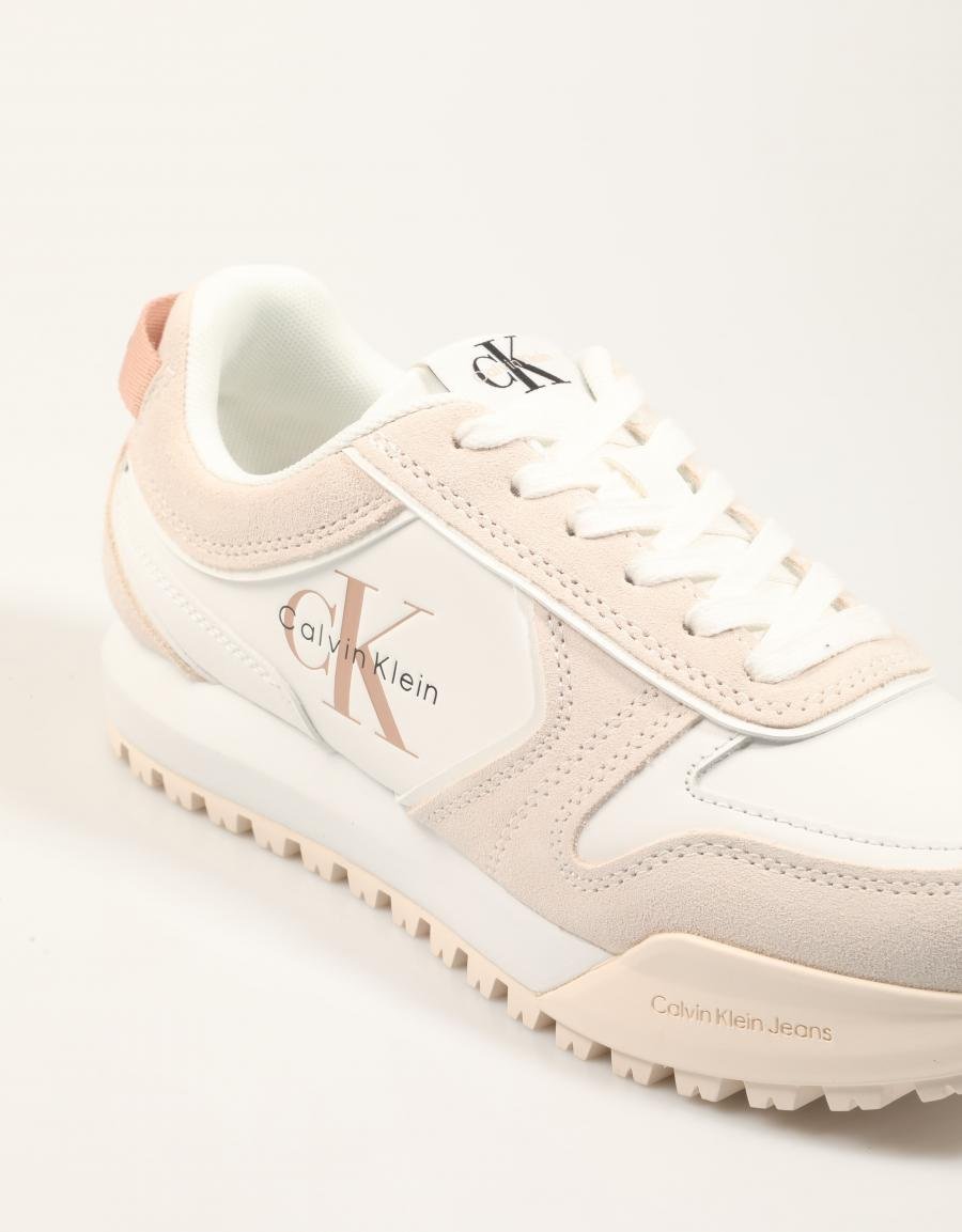 ZAPATILLAS CALVIN KLEIN TOOTHY RUNNER LACEUP MIX ML en color Blanco