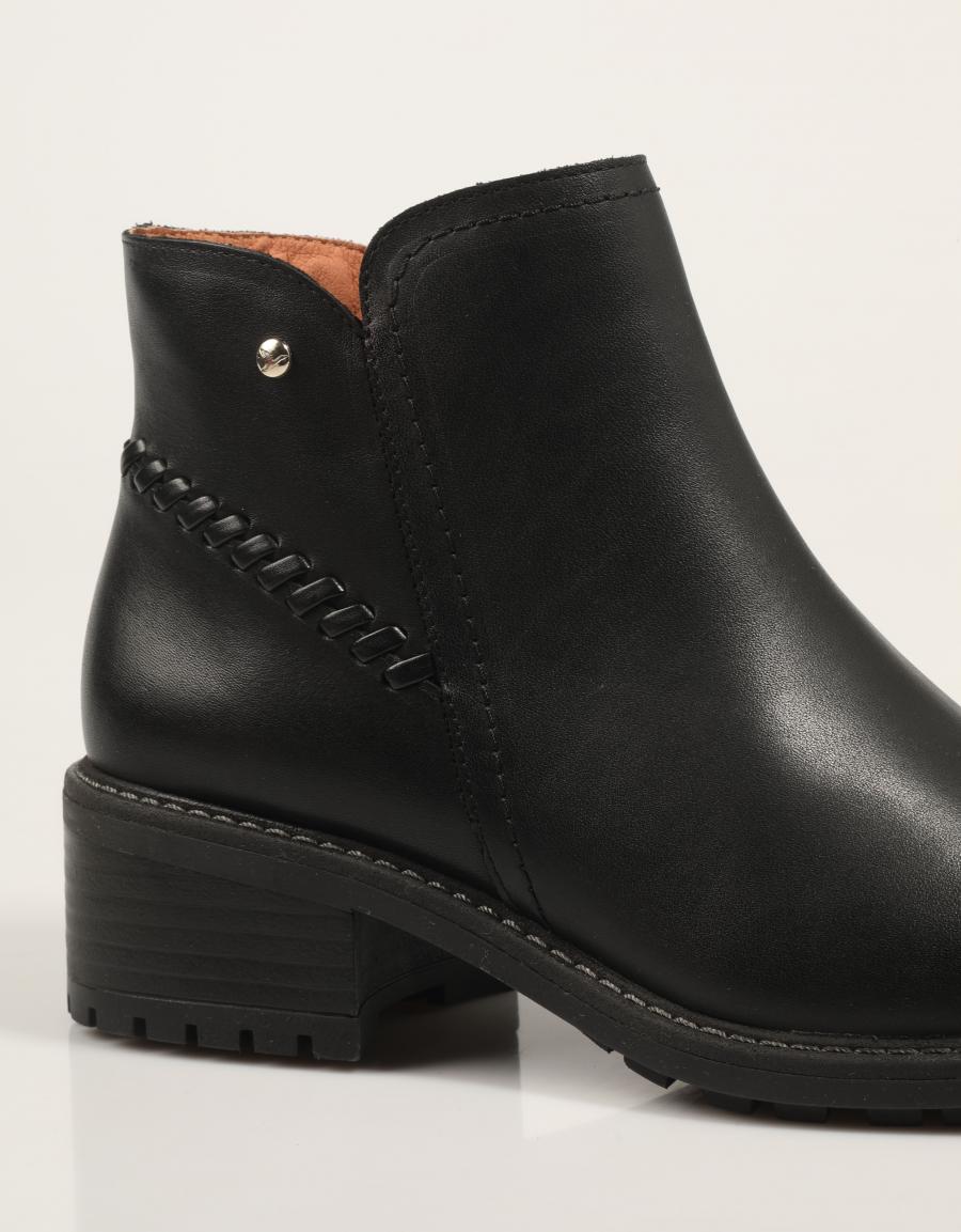 BOTINES PIKOLINOS MEDINA W0D-8871 en color Negro