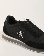 ZAPATILLAS CALVIN KLEIN RETRO RUNNER ESS MIX MAT en color Negro