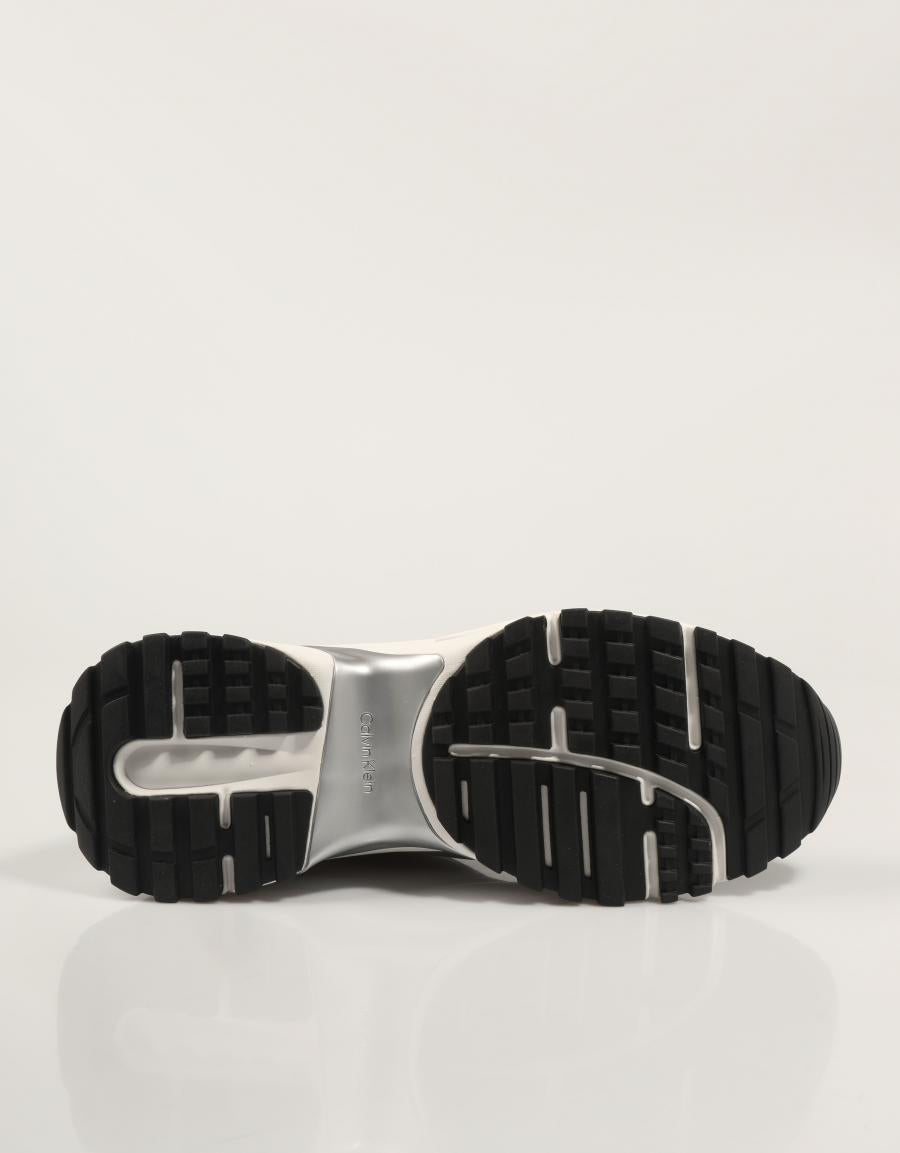 ZAPATILLAS CALVIN KLEIN HIKE RUNNER LACEUP MESH MIX MET en color Negro