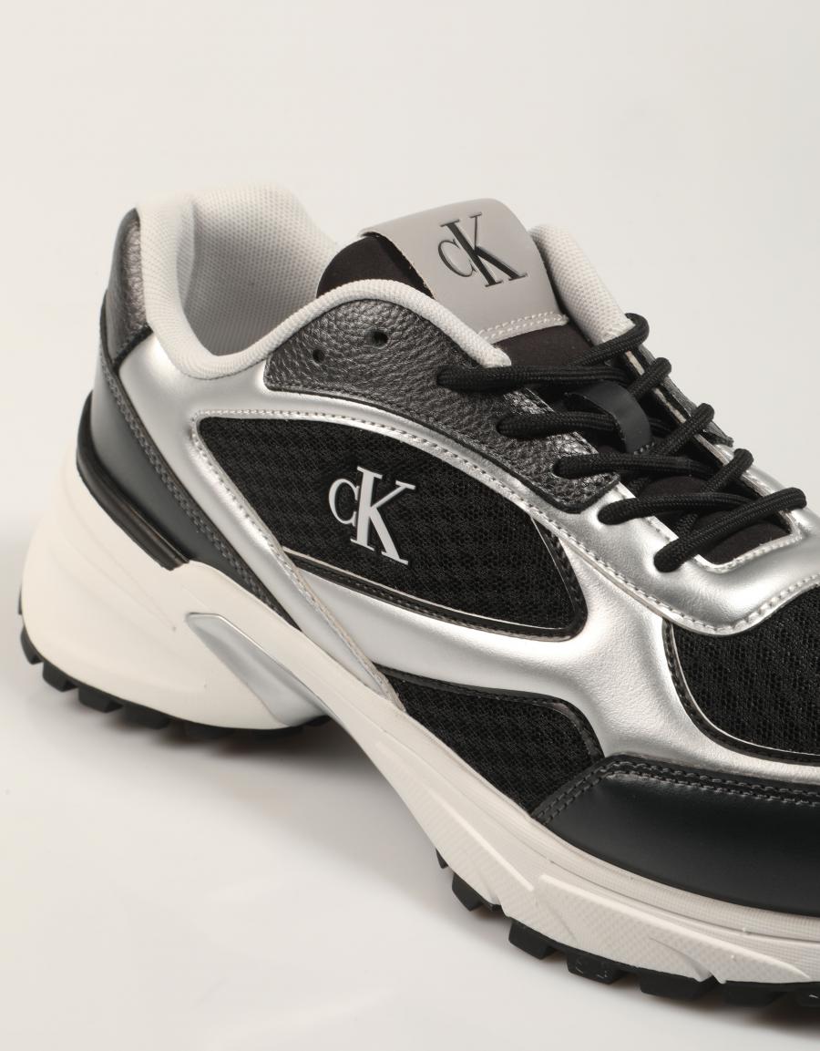 ZAPATILLAS CALVIN KLEIN HIKE RUNNER LACEUP MESH MIX MET en color Negro