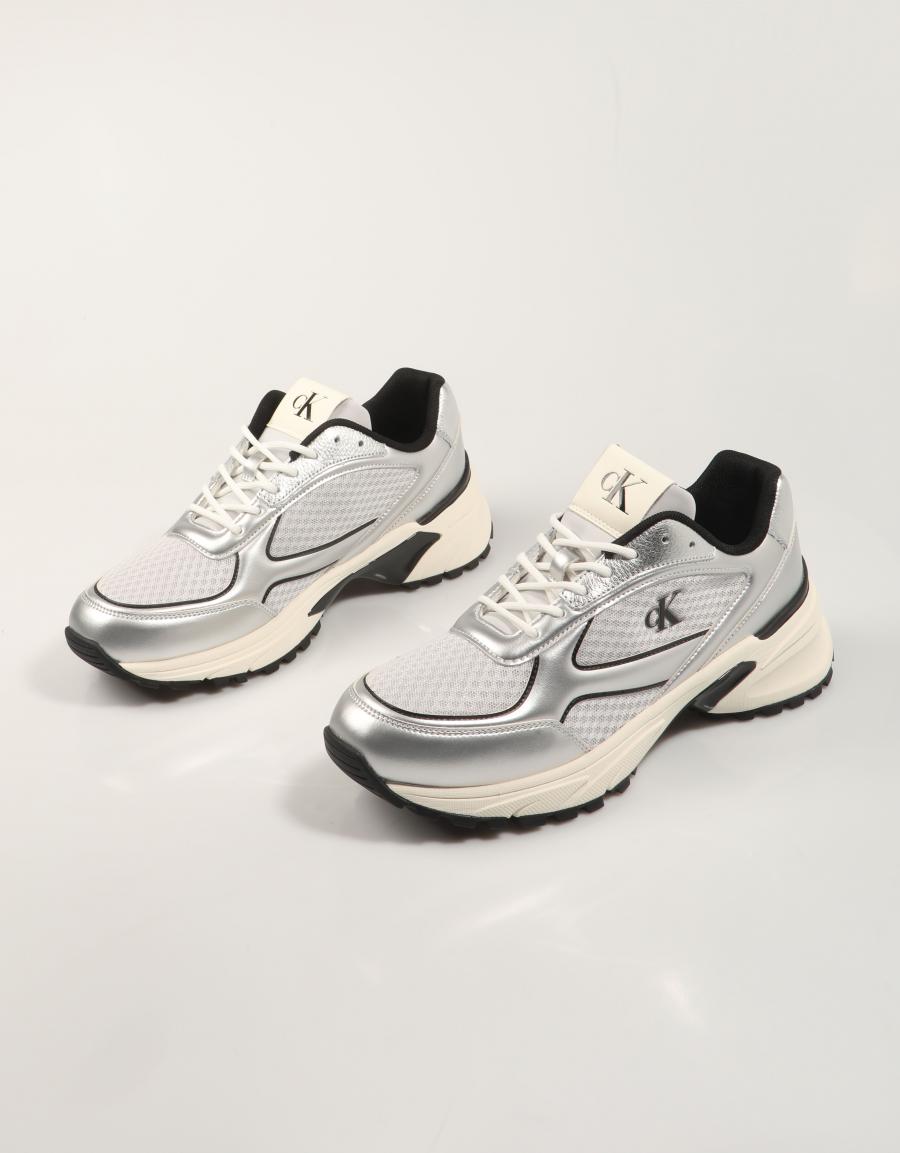 ZAPATILLAS CALVIN KLEIN HIKE RUNNER LACEUP MESH MIX MET en color Plata