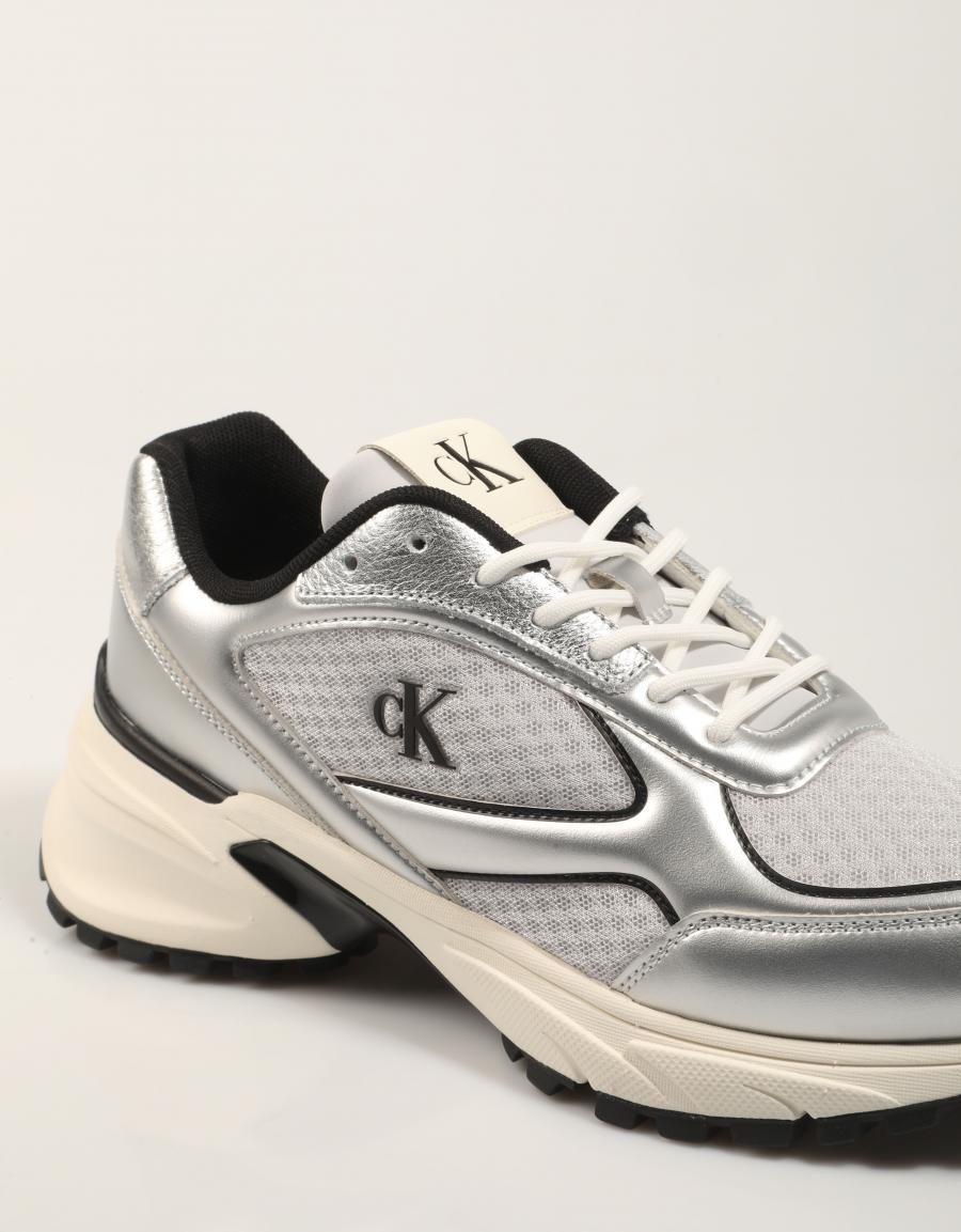 ZAPATILLAS CALVIN KLEIN HIKE RUNNER LACEUP MESH MIX MET en color Plata