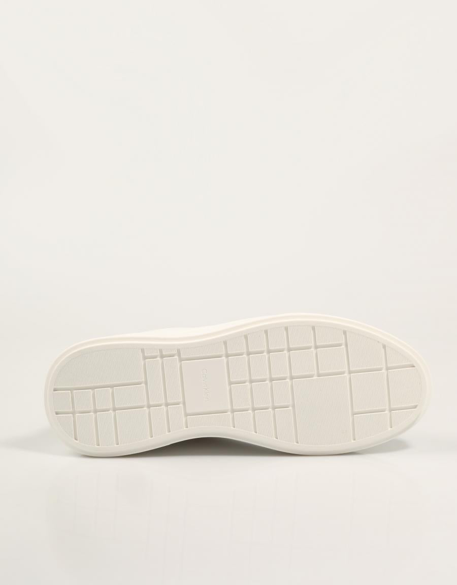 ZAPATILLAS CALVIN KLEIN CHUNKY CUPSOLE LACE UP LTH BT en color Blanco