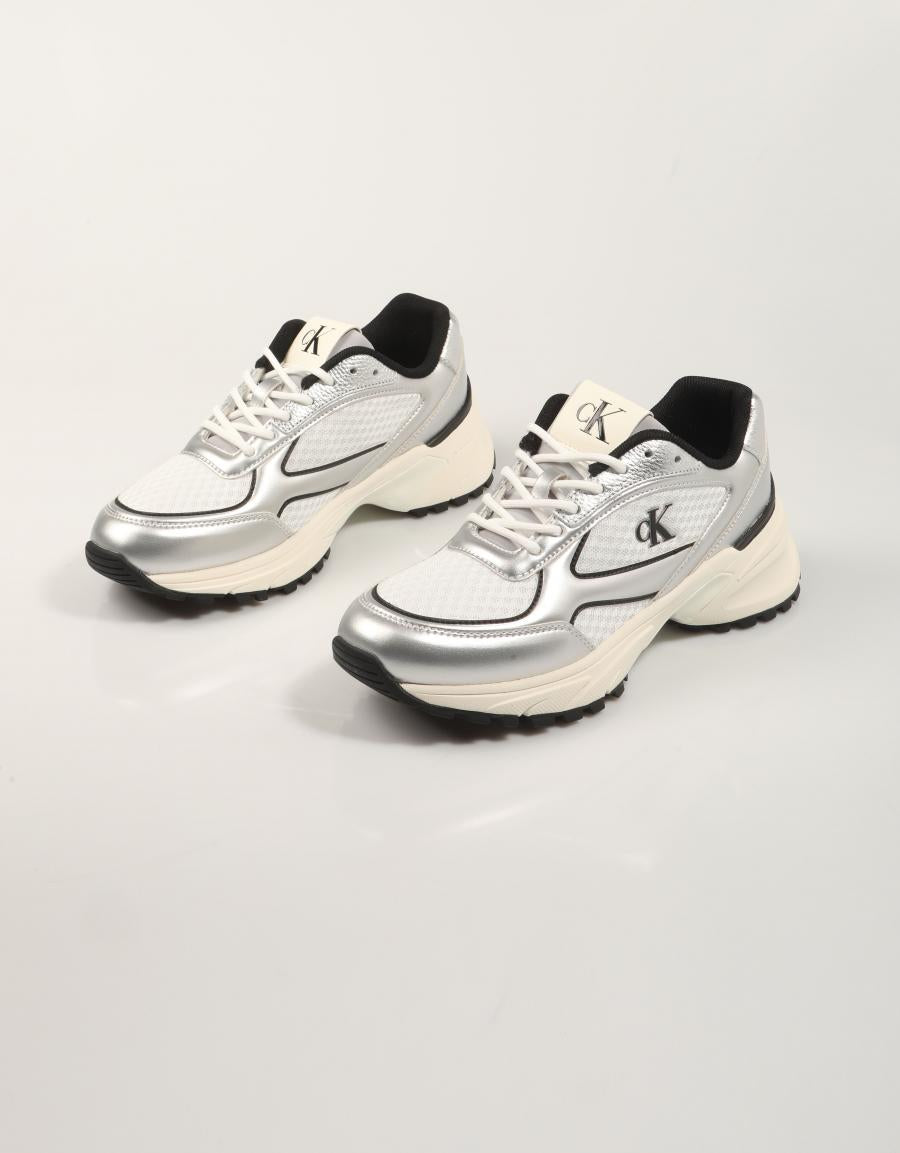 ZAPATILLAS CALVIN KLEIN HIKE RUNNER LACEUP MESH MIX MET en color Blanco