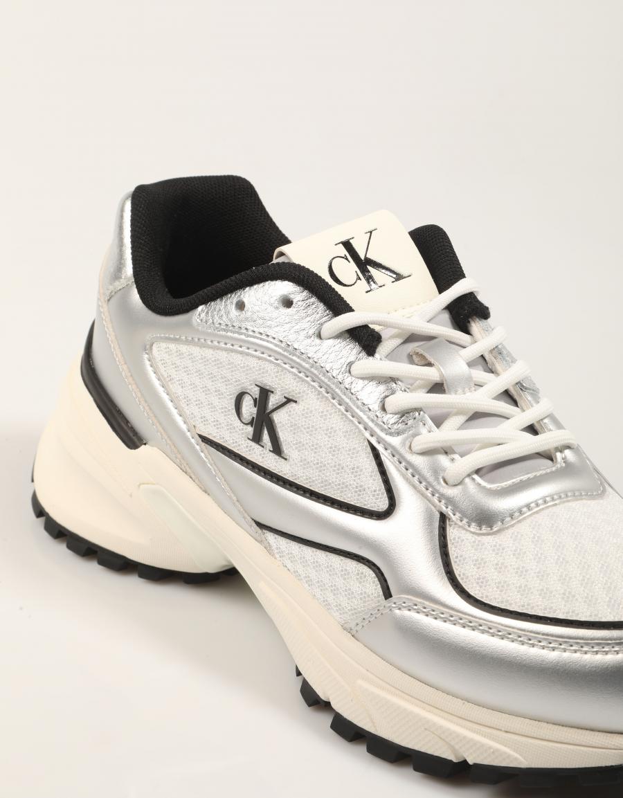 ZAPATILLAS CALVIN KLEIN HIKE RUNNER LACEUP MESH MIX MET en color Blanco