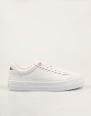 ZAPATILLAS TOMMY HILFIGER KELSEY TH PLATFORM SNEAKER en color Blanco