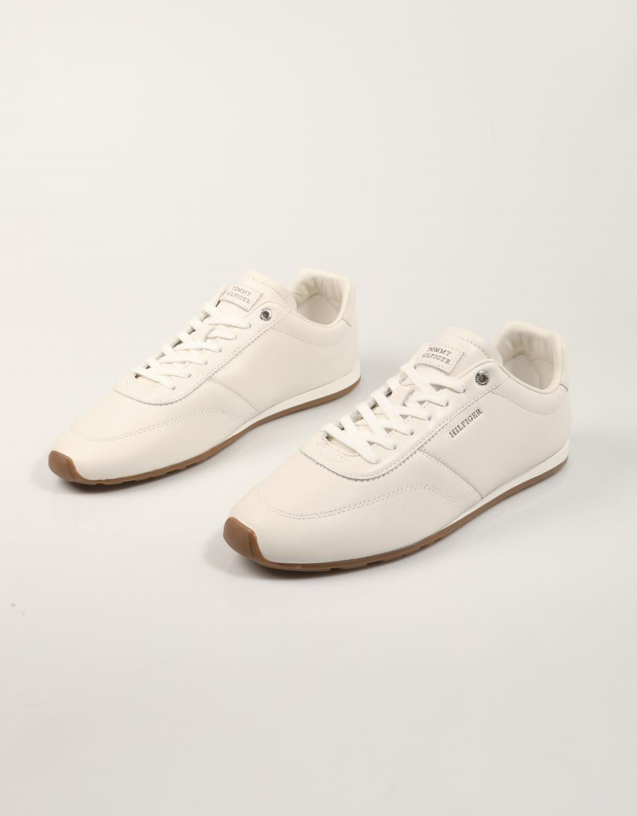 ZAPATILLAS TOMMY HILFIGER TH LORUN ICON en color Blanco