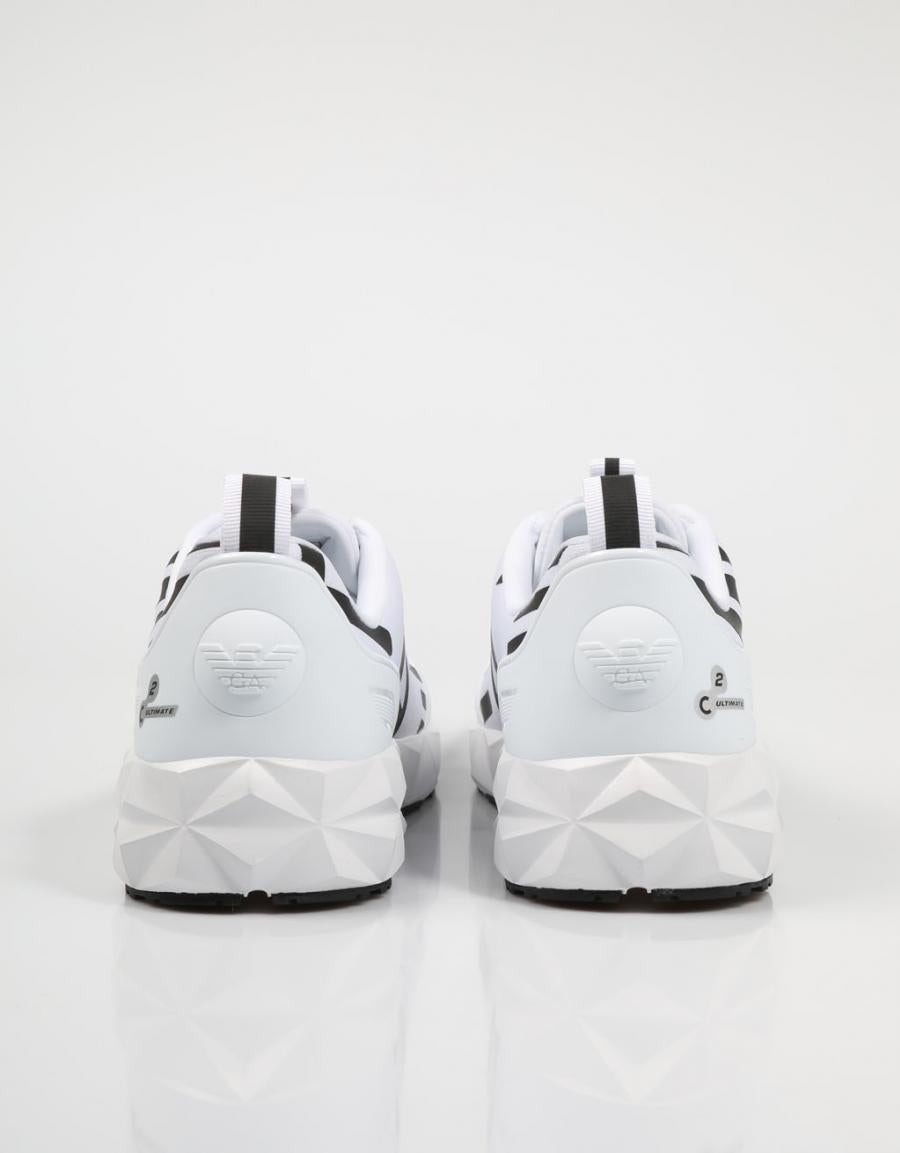 ZAPATILLAS ARMANI EA7 XBX033 en color Blanco