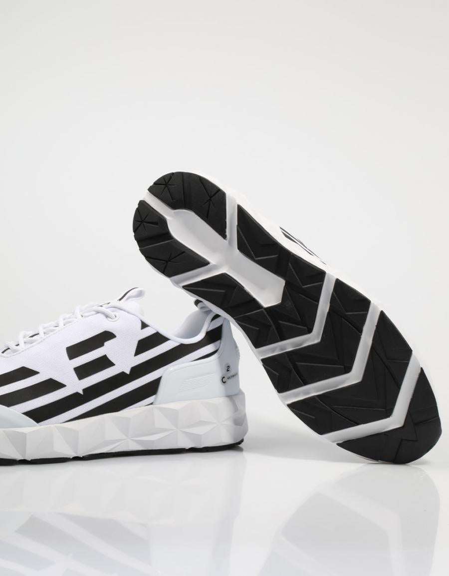 ZAPATILLAS ARMANI EA7 XBX033 en color Blanco