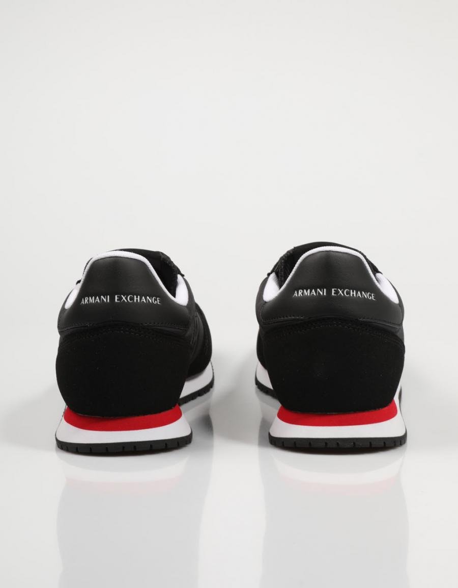 ZAPATILLAS ARMANI EXCHANGE XUX017 en color Negro