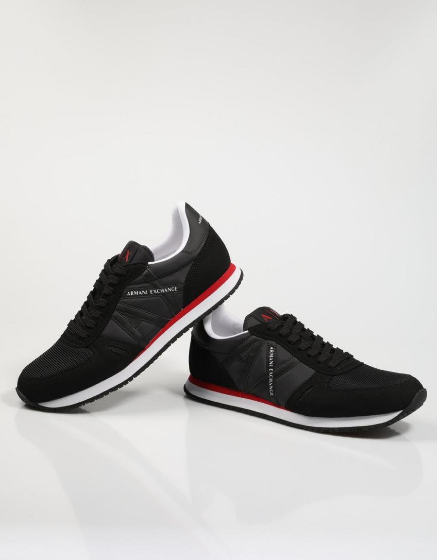 ZAPATILLAS ARMANI EXCHANGE XUX017 en color Negro
