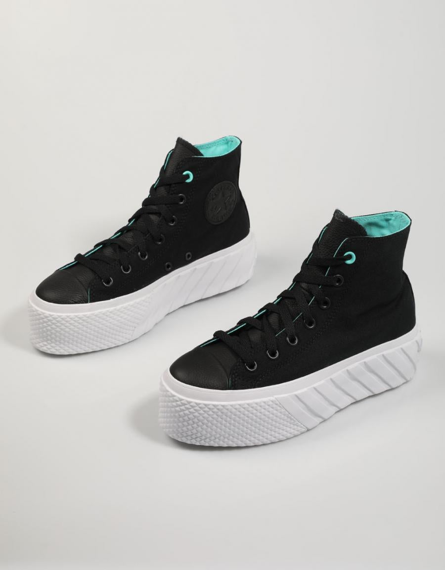 ZAPATILLAS CONVERSE CHUCK en color Negro