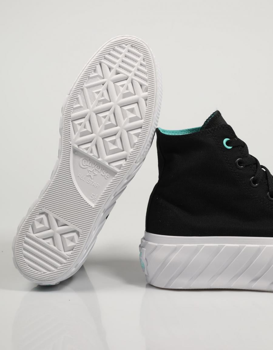 ZAPATILLAS CONVERSE CHUCK en color Negro